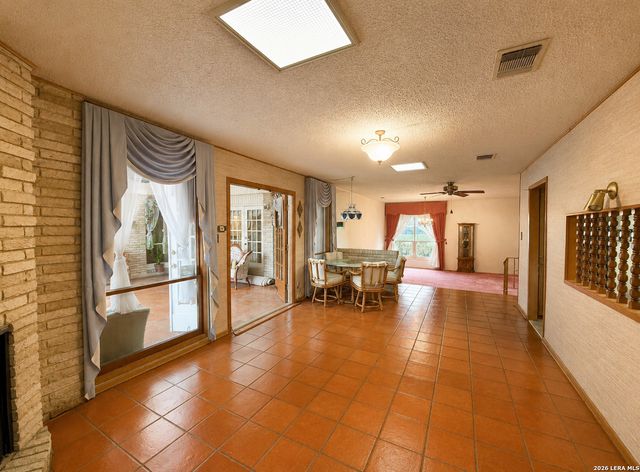 1210 FONTAINE DR, San Antonio, TX 78219