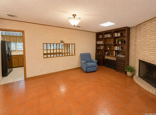 1210 FONTAINE DR, San Antonio, TX 78219