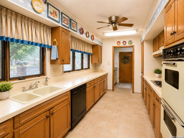 1210 FONTAINE DR, San Antonio, TX 78219