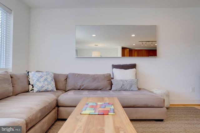 4118 18TH RD N, Arlington, VA 22207