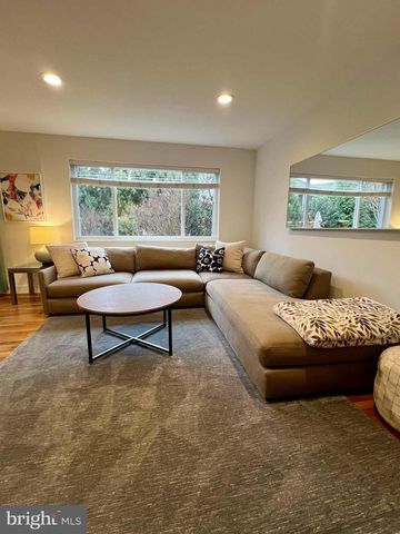 4118 18TH RD N, Arlington, VA 22207