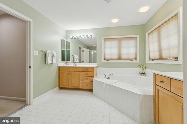 14704 RICHARD SIMPSON LN, Centreville, VA 20121