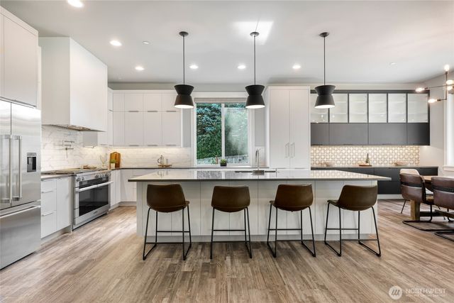 23614 15th Avenue SE, Bothell, WA 98021