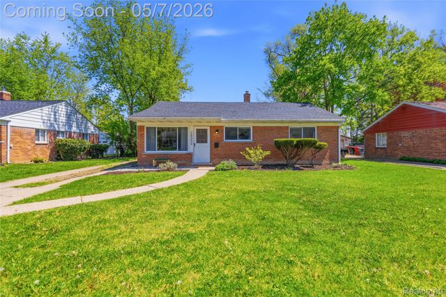 28050 Stuart Avenue, Southfield, MI 48076