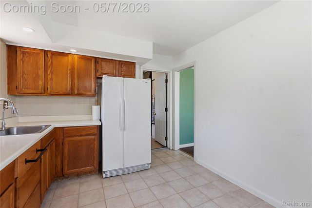 28050 Stuart Avenue, Southfield, MI 48076