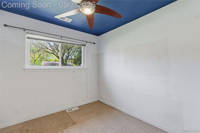 28050 Stuart Avenue, Southfield, MI 48076