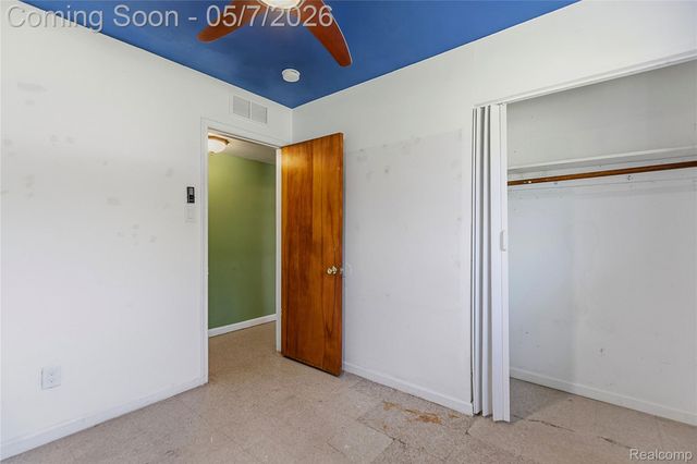 28050 Stuart Avenue, Southfield, MI 48076