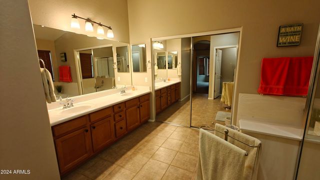 43332 W GRIFFIS Drive, Maricopa, AZ 85138