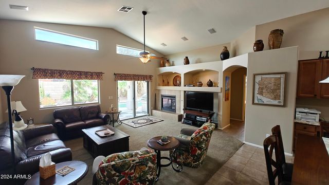 43332 W GRIFFIS Drive, Maricopa, AZ 85138