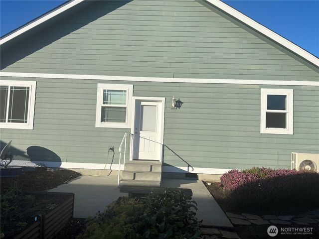 646 Summer Breeze Lane, Sequim, WA 98382