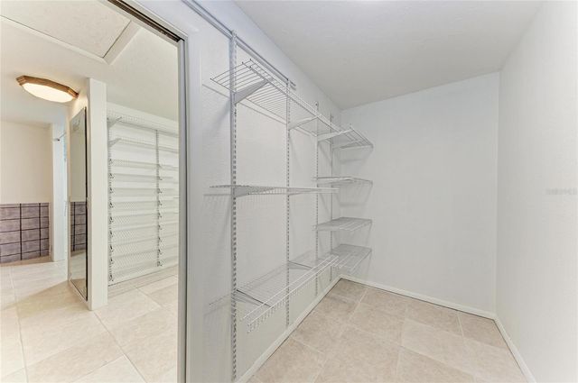 4242 DRYDEN CIRCLE, Sarasota, FL 34241