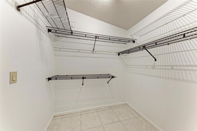 4242 DRYDEN CIRCLE, Sarasota, FL 34241