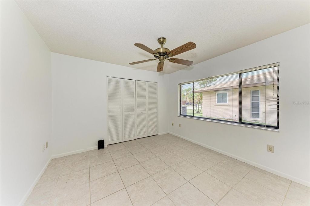 Image 35 of property listing at 4242 DRYDEN CIRCLE, Sarasota, FL 34241