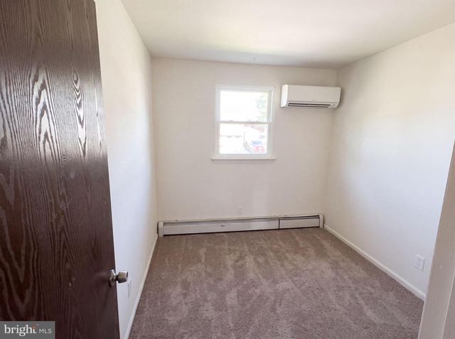 745 POMANDER AVE, Reading, PA 19606