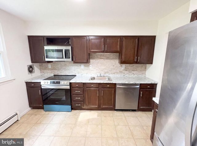745 POMANDER AVE, Reading, PA 19606