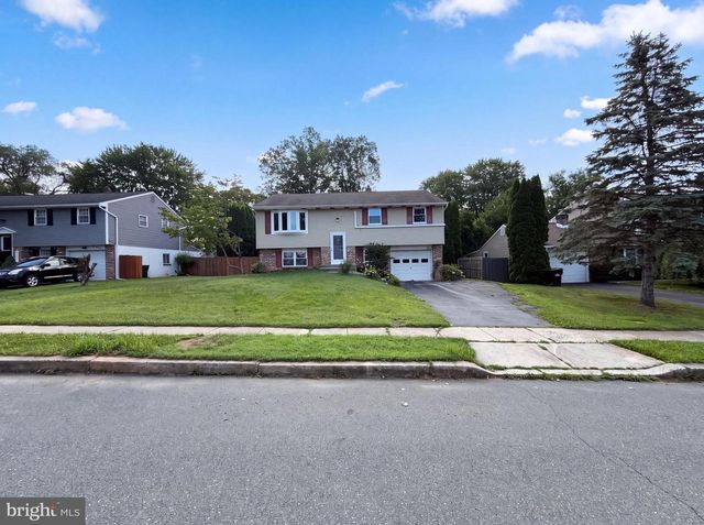 745 POMANDER AVE, Reading, PA 19606