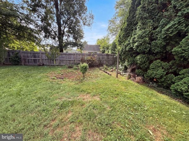 745 POMANDER AVE, Reading, PA 19606