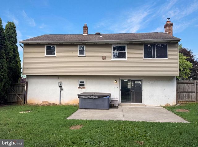 745 POMANDER AVE, Reading, PA 19606