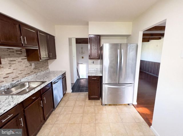 745 POMANDER AVE, Reading, PA 19606