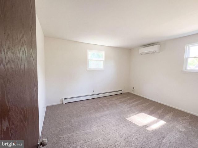 745 POMANDER AVE, Reading, PA 19606