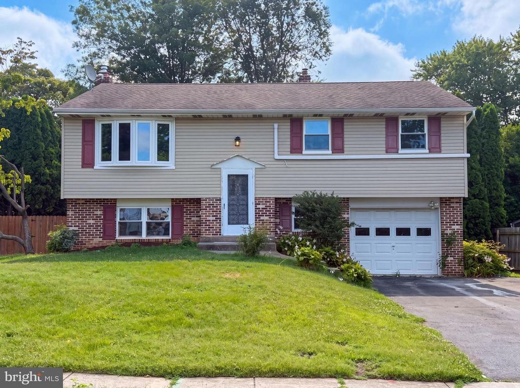745 POMANDER AVE, Reading, PA 19606