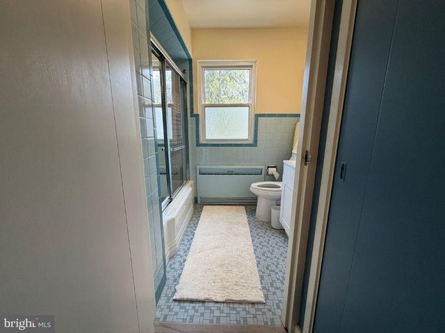 1527 OAK RD, Pottsville, PA 17901