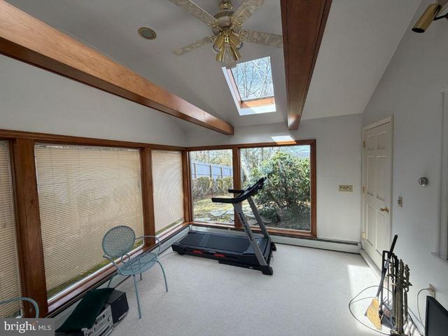 1527 OAK RD, Pottsville, PA 17901