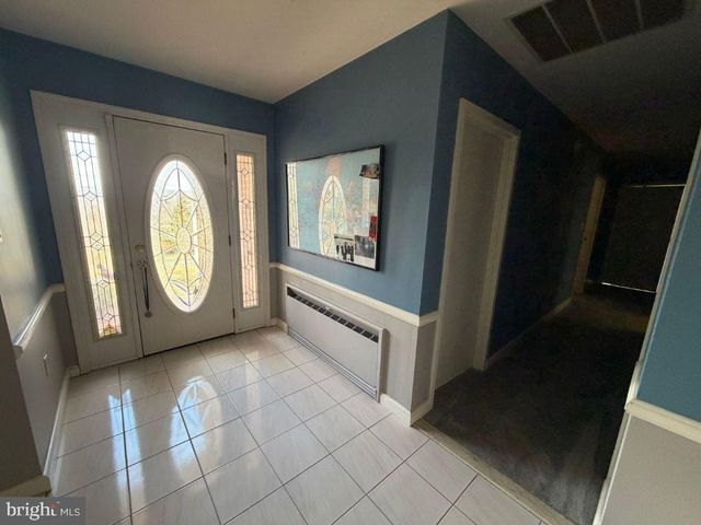 1527 OAK RD, Pottsville, PA 17901