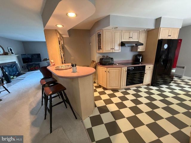 1527 OAK RD, Pottsville, PA 17901