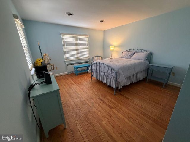 1527 OAK RD, Pottsville, PA 17901