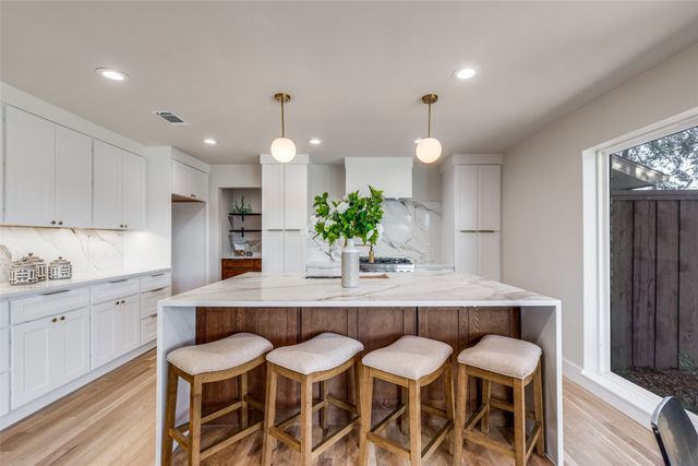 17119 Skelton Place, Dallas, TX 75248