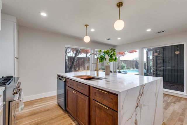 17119 Skelton Place, Dallas, TX 75248