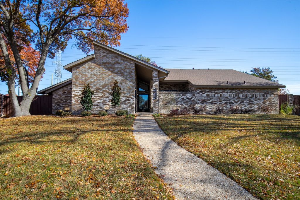 17119 Skelton Place, Dallas, TX 75248