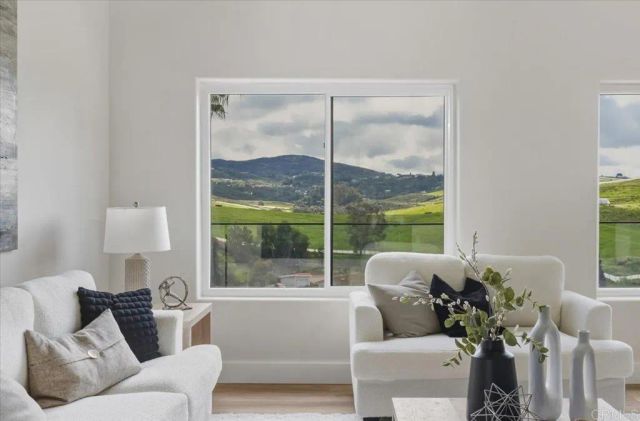 2918 Fairview Dr, Vista, CA 92084