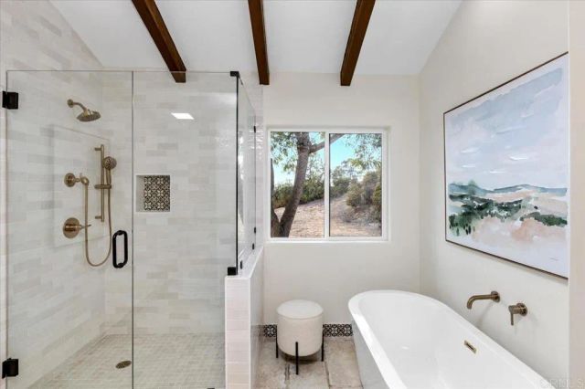 2918 Fairview Dr, Vista, CA 92084