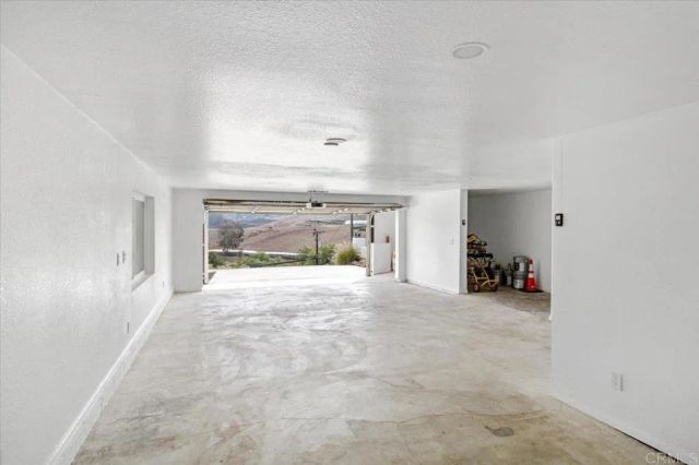 2918 Fairview Dr, Vista, CA 92084