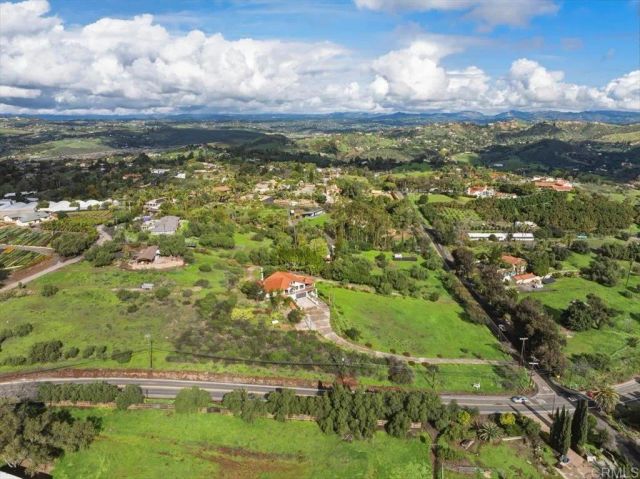 2918 Fairview Dr, Vista, CA 92084