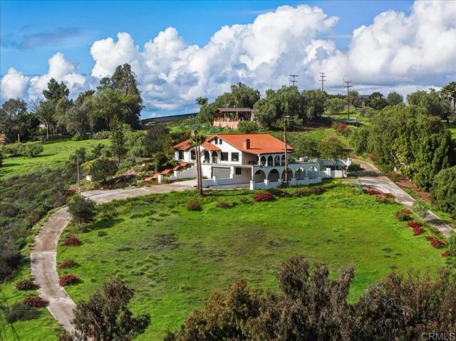 2918 Fairview Dr, Vista, CA 92084