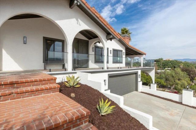 2918 Fairview Dr, Vista, CA 92084