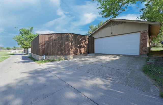 2307 Statler Drive, Carrollton, TX 75007