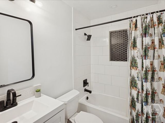 203 Holiday Circle, Savannah, GA 31419