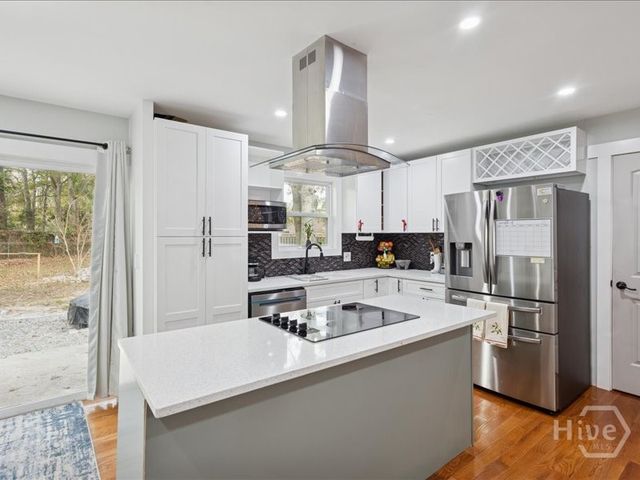 203 Holiday Circle, Savannah, GA 31419