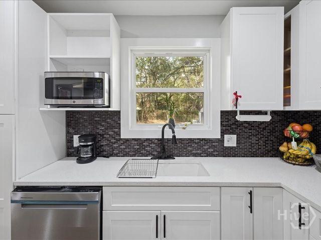 203 Holiday Circle, Savannah, GA 31419