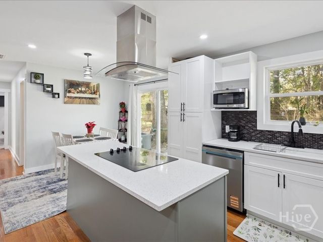 203 Holiday Circle, Savannah, GA 31419