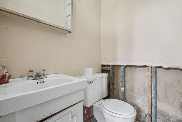 2476 Ambassador Drive, Colerain Twp, OH 45231