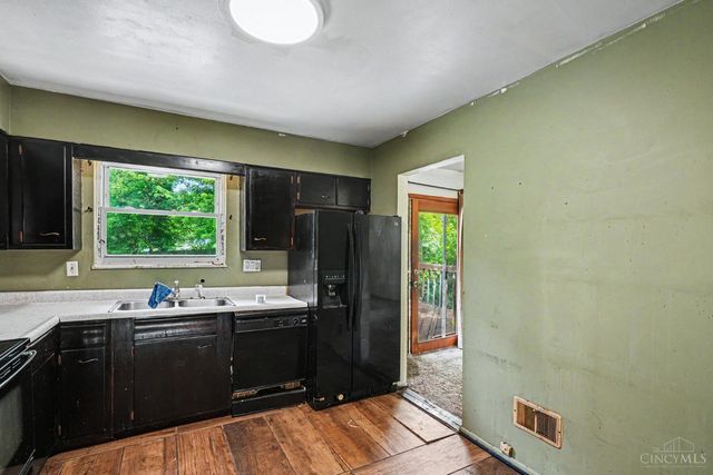 2476 Ambassador Drive, Colerain Twp, OH 45231