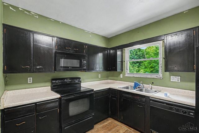 2476 Ambassador Drive, Colerain Twp, OH 45231