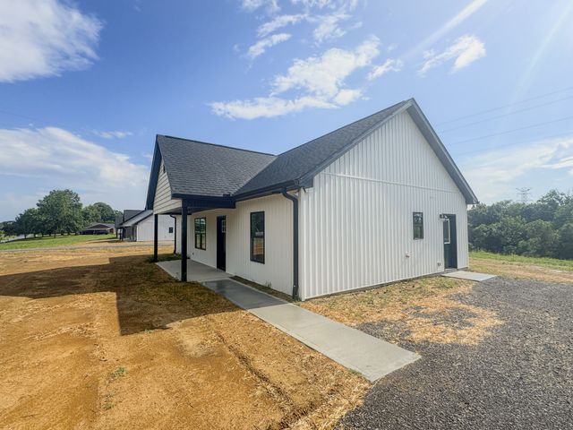 4701 Scottsville Rd, Lafayette, TN 37083