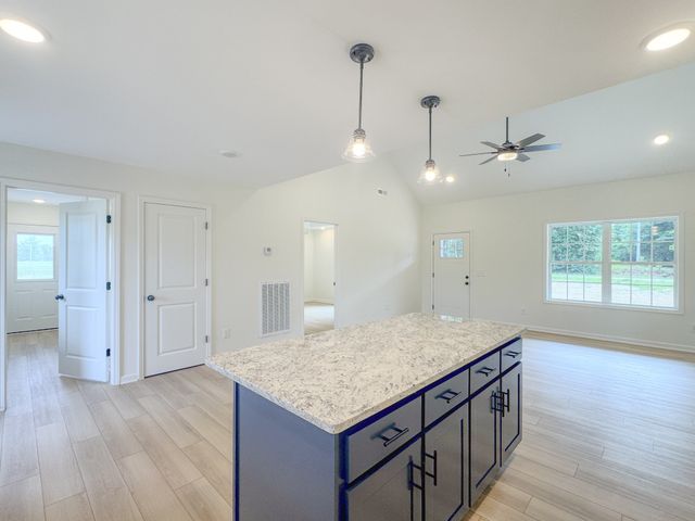 4701 Scottsville Rd, Lafayette, TN 37083