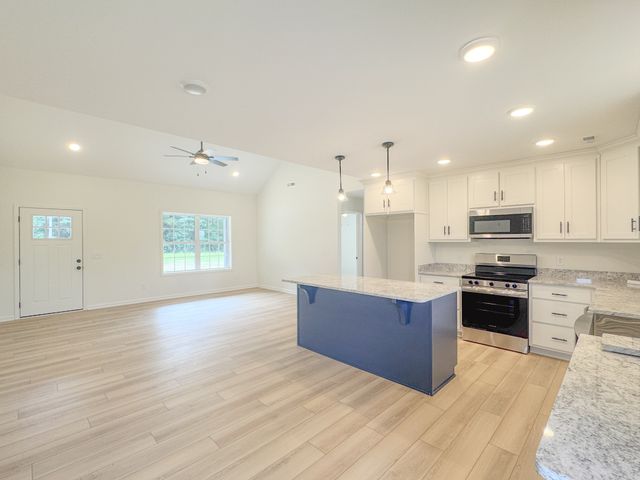 4701 Scottsville Rd, Lafayette, TN 37083